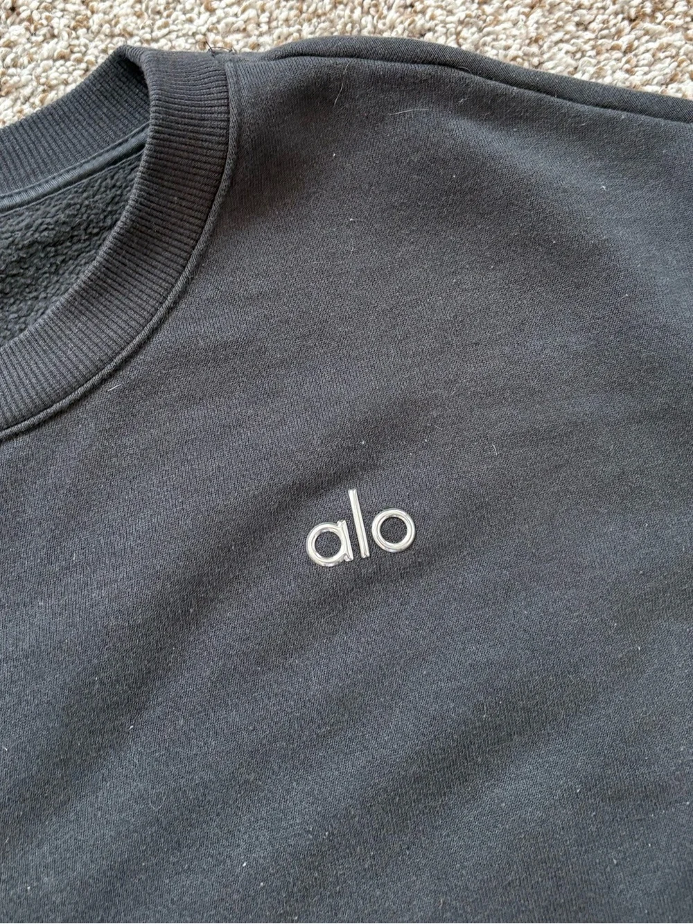 ALO Yoga Accolade Crew Neck Washed Vintage Black Size L/XL unisex